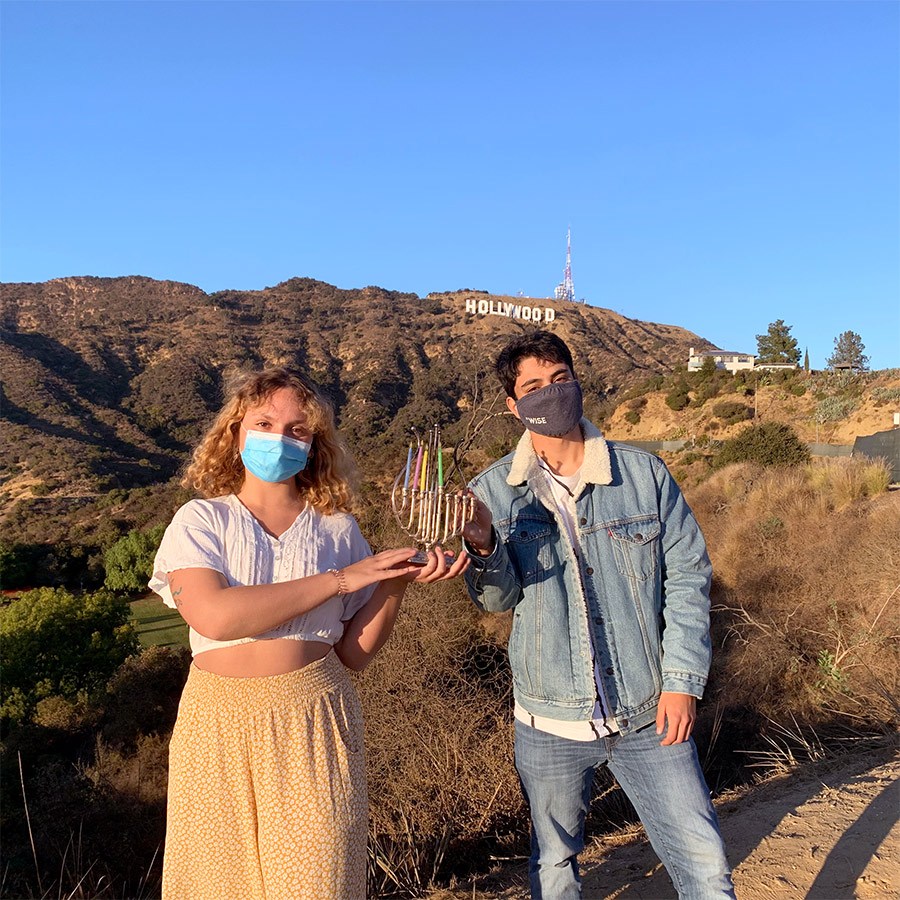 3_Los-Angeles השינשינים שלנו בלוס אנג'לס מדליקים נר רביעי בגבעות הוליווד