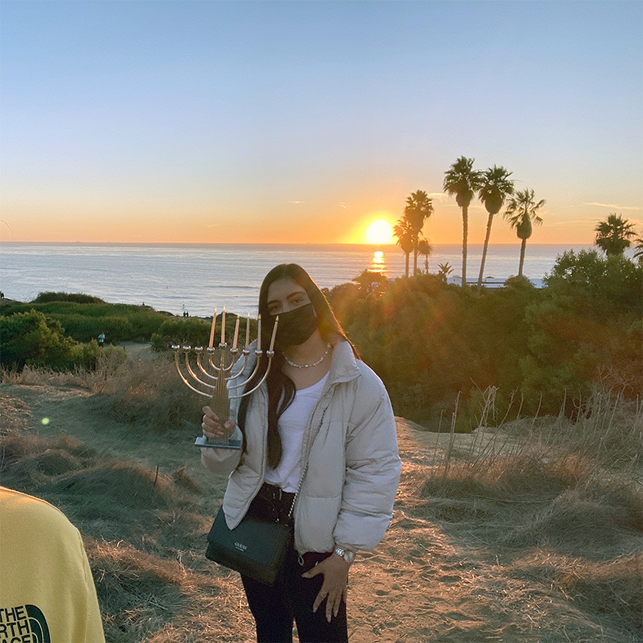 5_San-Diego השינשינית שלנו בסן דייגו מדליקה נר חמישי