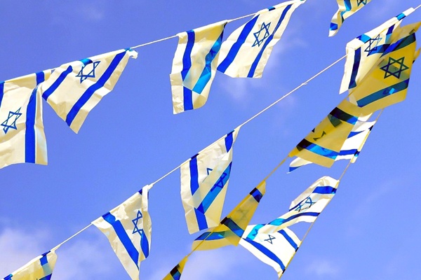 12 Ways to Celebrate Israel&rsquo;s 70th Birthday