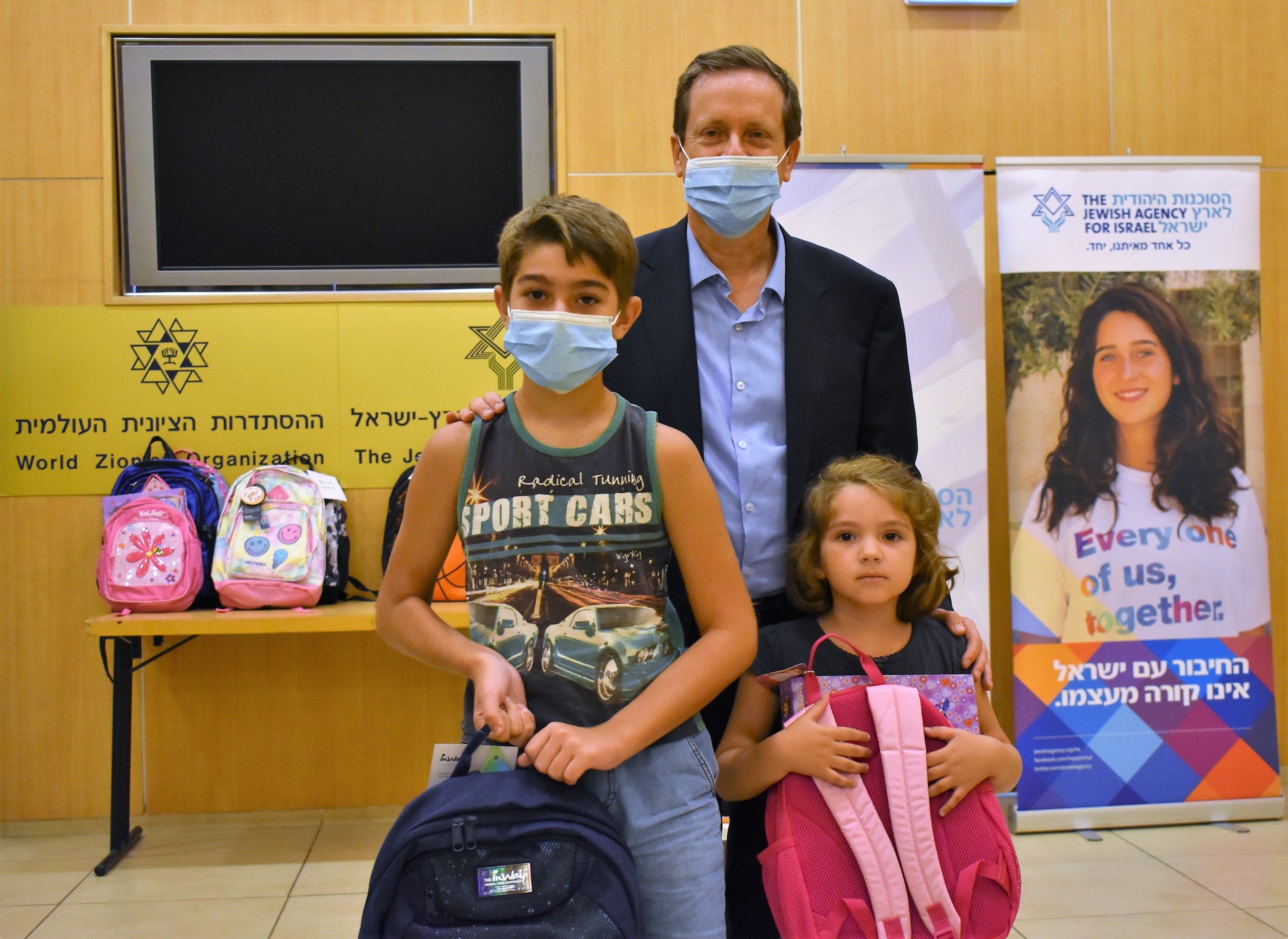 Herzog with new students2